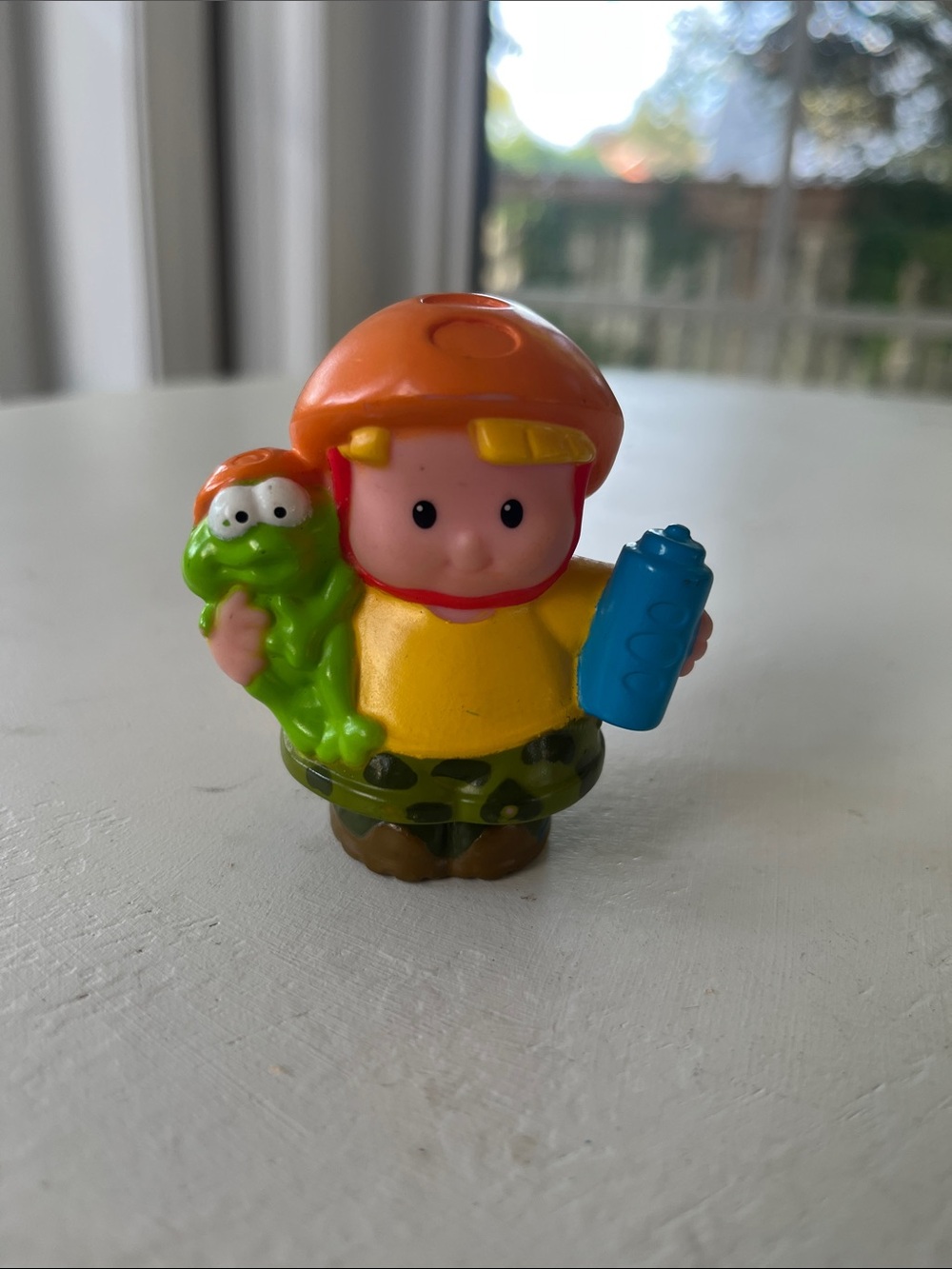 5/$25 💛Little People eddie with helmet and blue water bottle